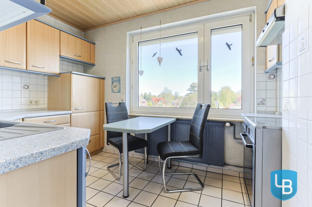 Immobilienangebot - Kiel / Kroog - Alle & Rest (Wohnen) - Teilmodernisiertes Ein-/Zweifamilienhaus für die große Familie im schönen Kiel-Kroog
