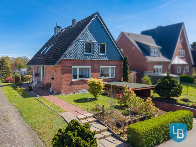 Immobilienangebot - Kiel / Kroog - Alle & Rest (Wohnen) - Teilmodernisiertes Ein-/Zweifamilienhaus für die große Familie im schönen Kiel-Kroog