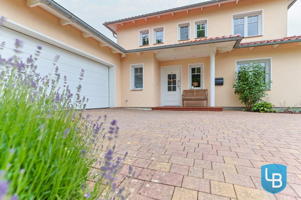 Immobilienangebot - Malente / Nüchel - Alle & Rest (Wohnen) - Energiesparwunder auf Neubauniveau: Moderner Familientraum in ruhiger Feldrandlage