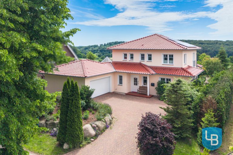 Immobilienangebot - Malente / Nüchel - Alle & Rest (Wohnen) - Energiesparwunder auf Neubauniveau: Moderner Familientraum in ruhiger Feldrandlage