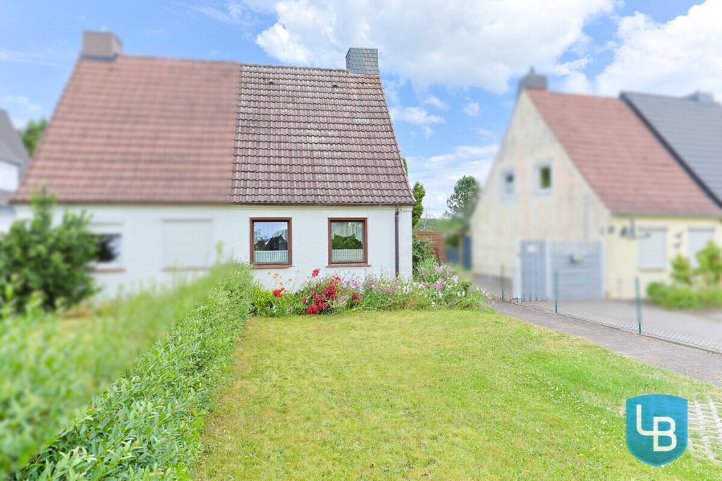 Immobilienangebot - Schwentinental-Klausdorf - Alle & Rest (Wohnen) - Sanierungsbedürftige Doppelhaushälfte in beliebter Lage von Schwentinental!