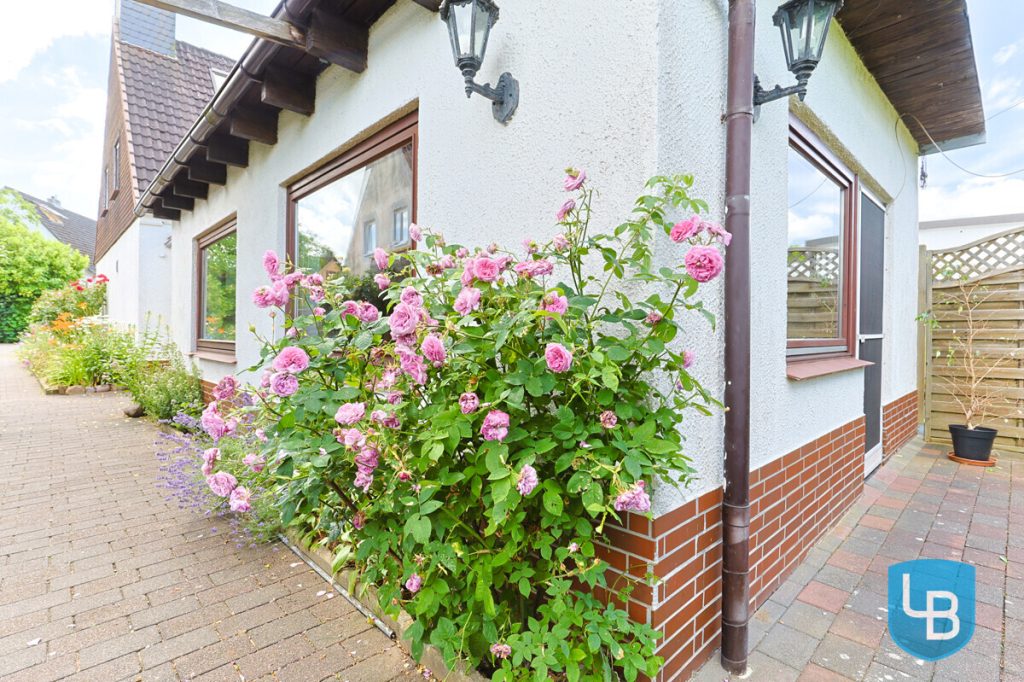 Immobilienangebot - Schwentinental-Klausdorf - Alle & Rest (Wohnen) - Sanierungsbedürftige Doppelhaushälfte in beliebter Lage von Schwentinental!