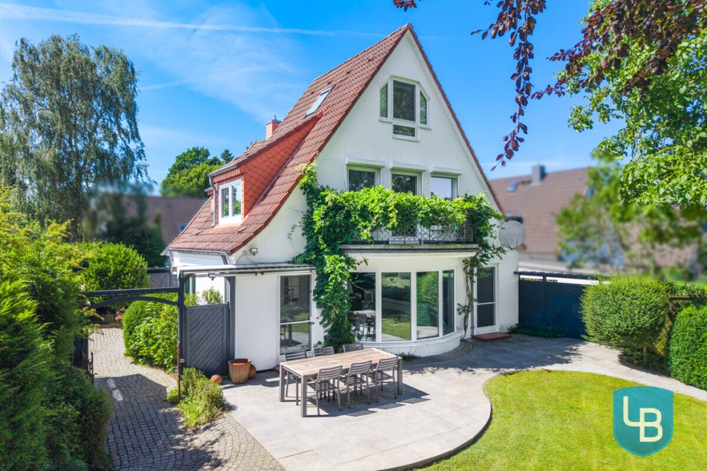 Immobilienangebot - Preetz - Alle & Rest (Wohnen) - Wohnen auf höchstem Niveau – Villa mit Pool in einzigartiger Seelage