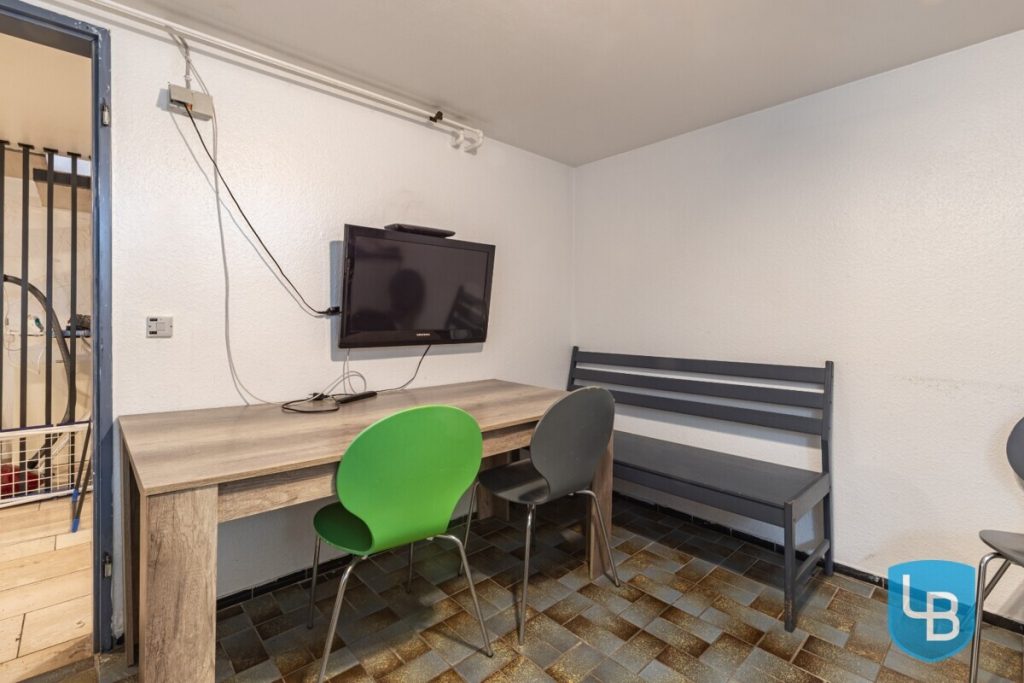 Immobilienangebot - Kiel - Alle & Rest (Wohnen) - Eine Kapitalanlage die sich rechnet - Vermietetes Zweifamilienhaus