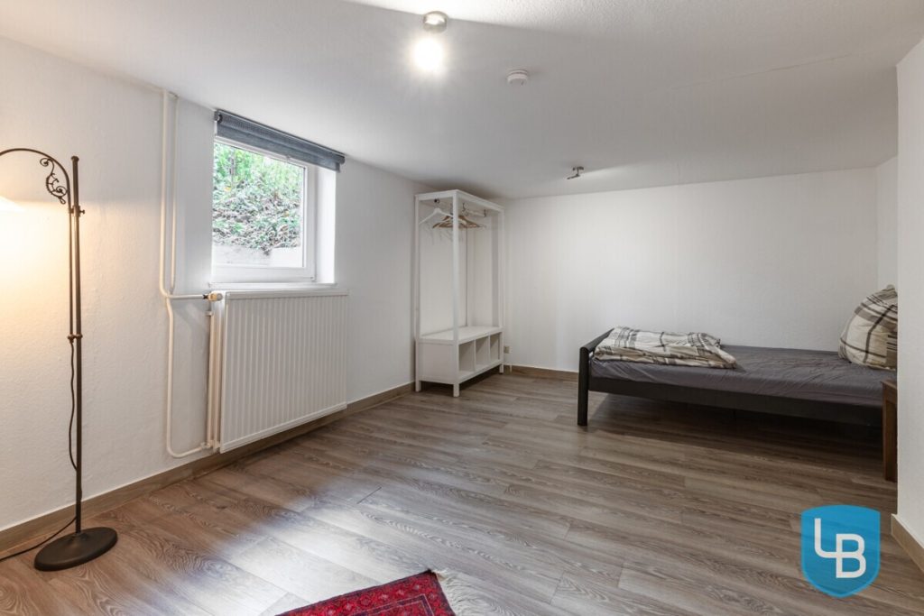 Immobilienangebot - Kiel - Alle & Rest (Wohnen) - Eine Kapitalanlage die sich rechnet - Vermietetes Zweifamilienhaus