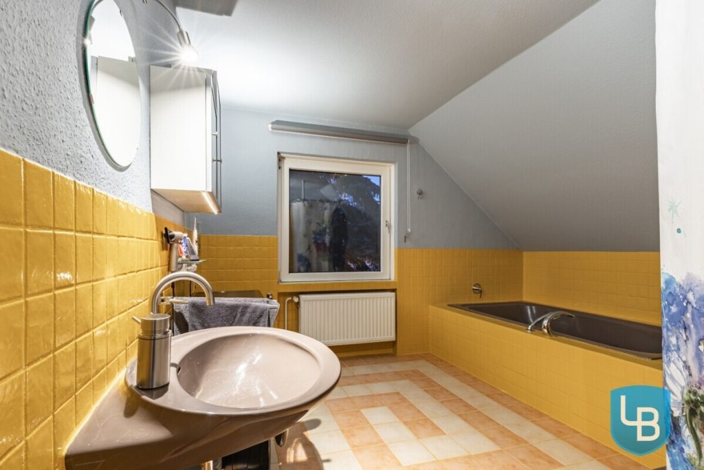 Immobilienangebot - Kiel - Alle & Rest (Wohnen) - Eine Kapitalanlage die sich rechnet - Vermietetes Zweifamilienhaus