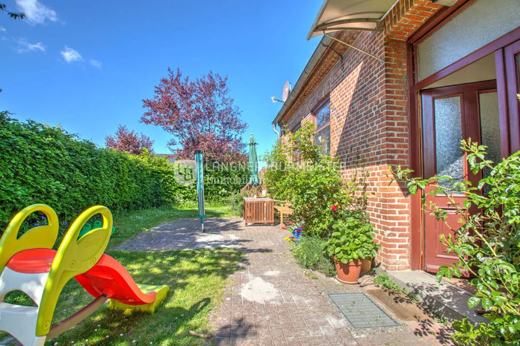 Immobilienangebot - Ascheberg (Holstein) - Alle & Rest (Wohnen) - Großzügige Mietwohnung auf zwei Etagen mit eigenem Garten