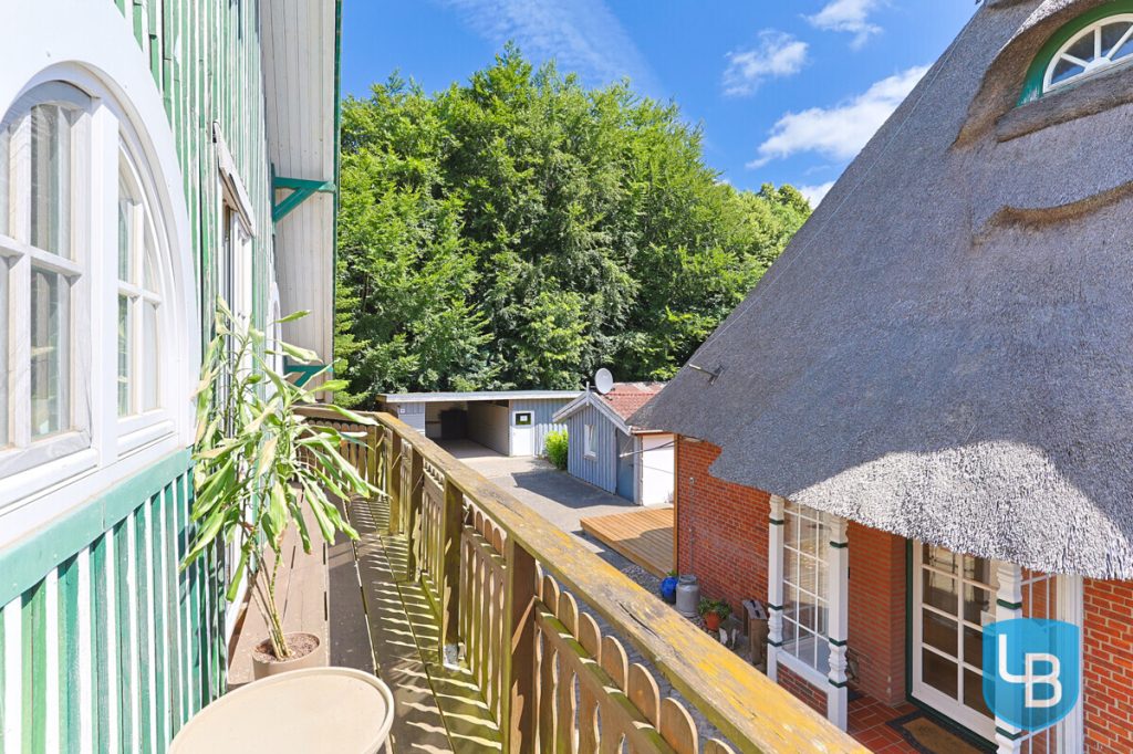 Immobilienangebot - Lebrade - Alle & Rest (Wohnen) - Außergewöhnlich vielseitig – Reetdachkate mit zusätzlicher Haushälfte in Lebrade