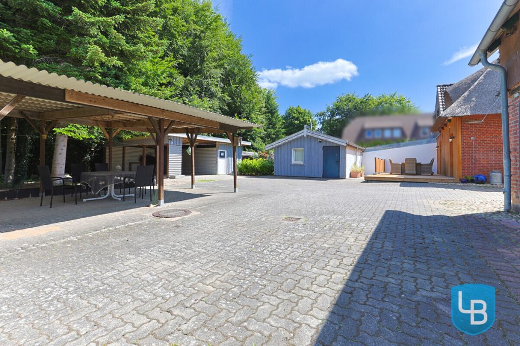 Immobilienangebot - Lebrade - Alle & Rest (Wohnen) - Außergewöhnlich vielseitig – Reetdachkate mit zusätzlicher Haushälfte in Lebrade