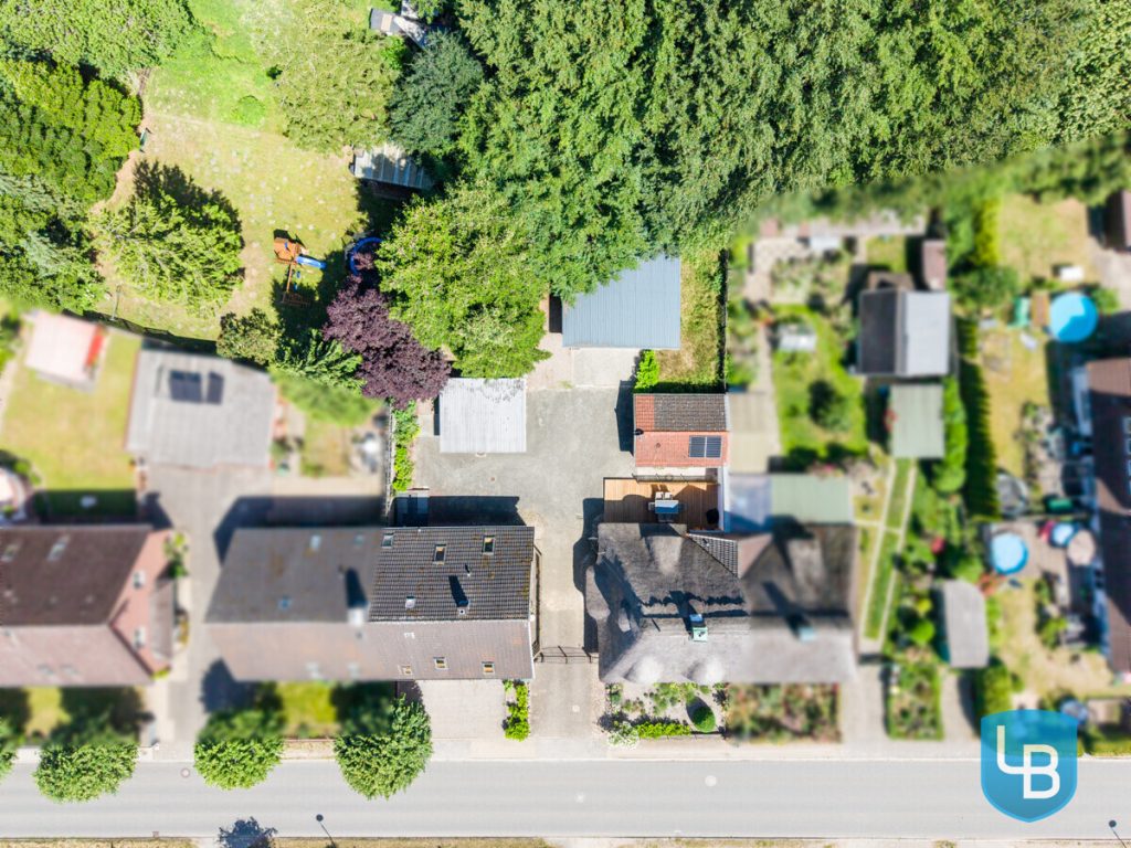 Immobilienangebot - Lebrade - Alle & Rest (Wohnen) - Außergewöhnlich vielseitig – Reetdachkate mit zusätzlicher Haushälfte in Lebrade