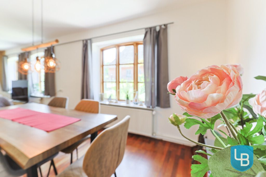 Immobilienangebot - Lebrade - Alle & Rest (Wohnen) - Außergewöhnlich vielseitig – Reetdachkate mit zusätzlicher Haushälfte in Lebrade