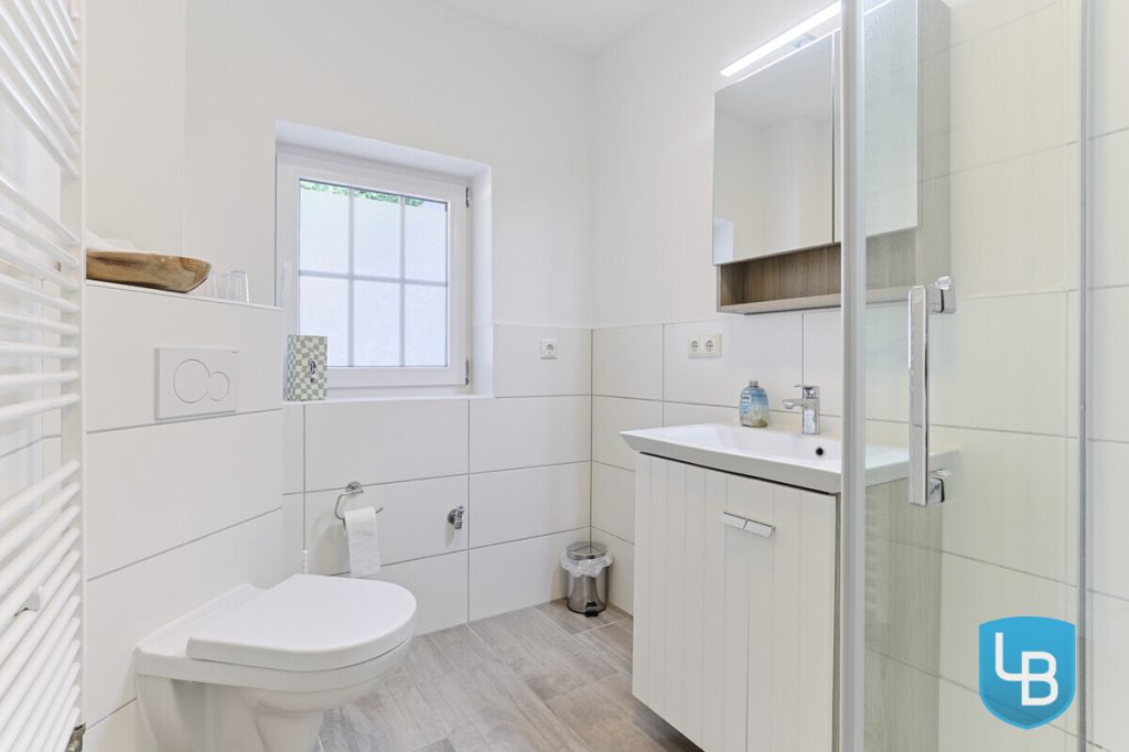 Immobilienangebot - Lebrade - Alle & Rest (Wohnen) - Außergewöhnlich vielseitig – Reetdachkate mit zusätzlicher Haushälfte in Lebrade