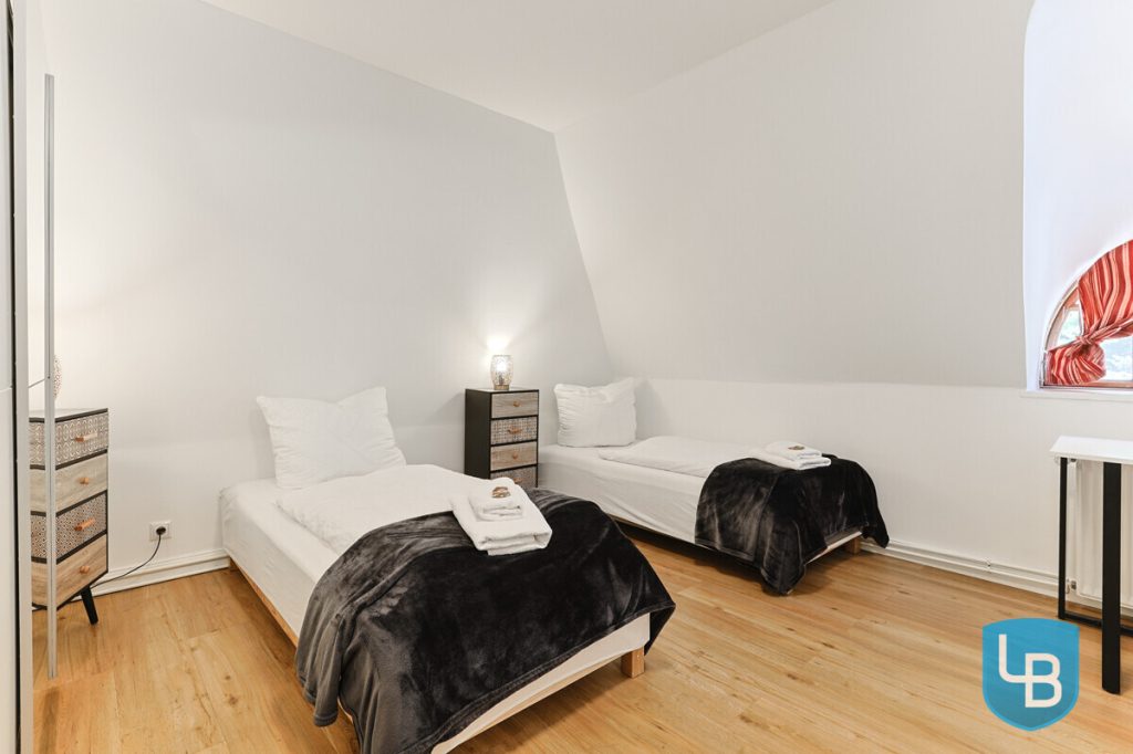 Immobilienangebot - Lebrade - Alle & Rest (Wohnen) - Außergewöhnlich vielseitig – Reetdachkate mit zusätzlicher Haushälfte in Lebrade