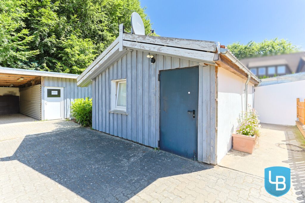 Immobilienangebot - Lebrade - Alle & Rest (Wohnen) - Außergewöhnlich vielseitig – Reetdachkate mit zusätzlicher Haushälfte in Lebrade