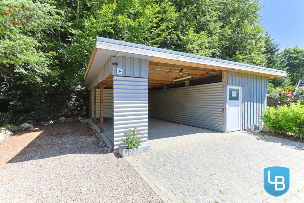 Immobilienangebot - Lebrade - Alle & Rest (Wohnen) - Außergewöhnlich vielseitig – Reetdachkate mit zusätzlicher Haushälfte in Lebrade