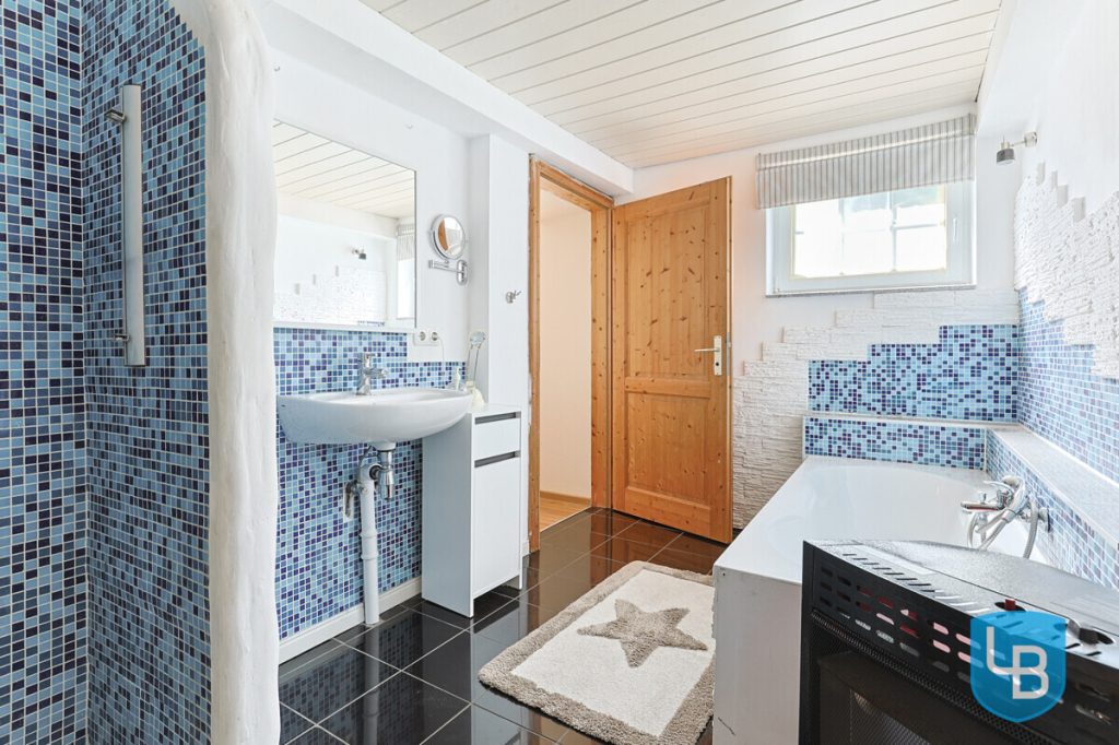 Immobilienangebot - Lebrade - Alle & Rest (Wohnen) - Außergewöhnlich vielseitig – Reetdachkate mit zusätzlicher Haushälfte in Lebrade