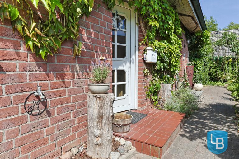 Immobilienangebot - Malente - Alle & Rest (Wohnen) - Doppelhaushälfte in Malente – Familienfreundliches Zuhause mit Garten