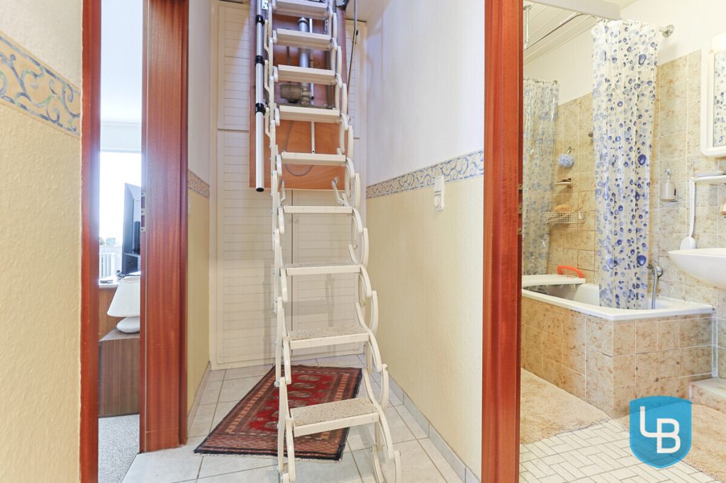 Immobilienangebot - Oldenburg in Holstein - Alle & Rest (Wohnen) - Investieren in Ostseenähe: Vermietete Dachgeschosswohnung mit Balkon