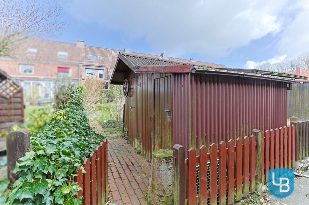 Immobilienangebot - Kiel - Alle & Rest (Wohnen) - Großzügiges Reihenhaus inkl. Anbau sucht neuen Besitzer