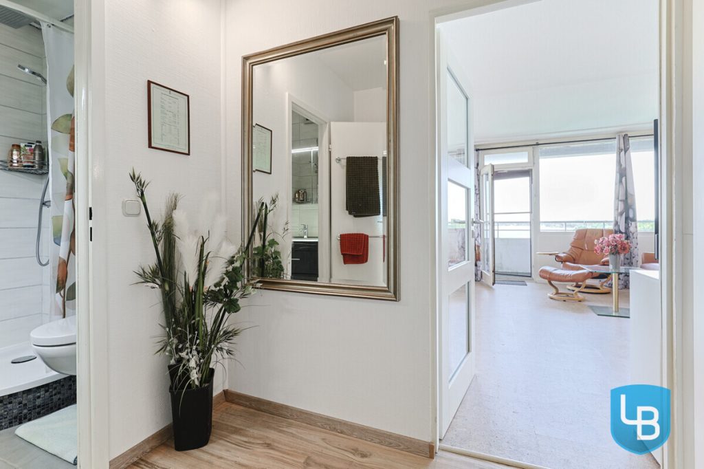 Immobilienangebot - Malente - Alle & Rest (Wohnen) - Seeblick gewünscht? Modernisierte Wohnung im 9. Stock direkt am Dieksee