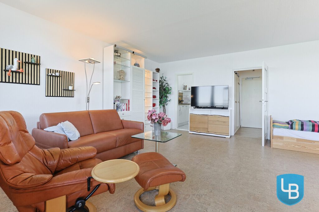 Immobilienangebot - Malente - Alle & Rest (Wohnen) - Seeblick gewünscht? Modernisierte Wohnung im 9. Stock direkt am Dieksee
