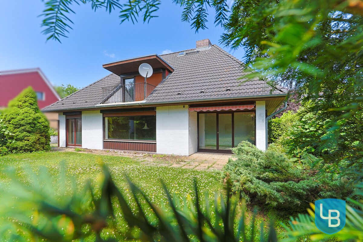 Immobilienangebot - Kiel - Alle & Rest (Wohnen) - Großzügig geschnittenes Einfamilienhaus mit Modernisierungsbedarf im Herzen von Kroog