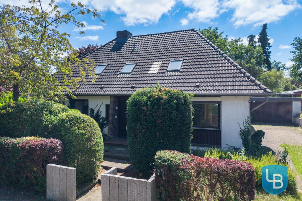 Immobilienangebot - Kiel - Alle & Rest (Wohnen) - Großzügig geschnittenes Einfamilienhaus mit Modernisierungsbedarf im Herzen von Kroog