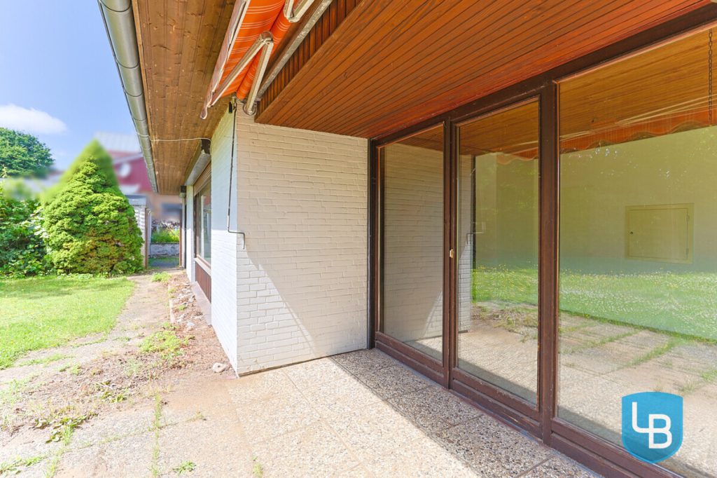 Immobilienangebot - Kiel - Alle & Rest (Wohnen) - Großzügig geschnittenes Einfamilienhaus mit Modernisierungsbedarf im Herzen von Kroog