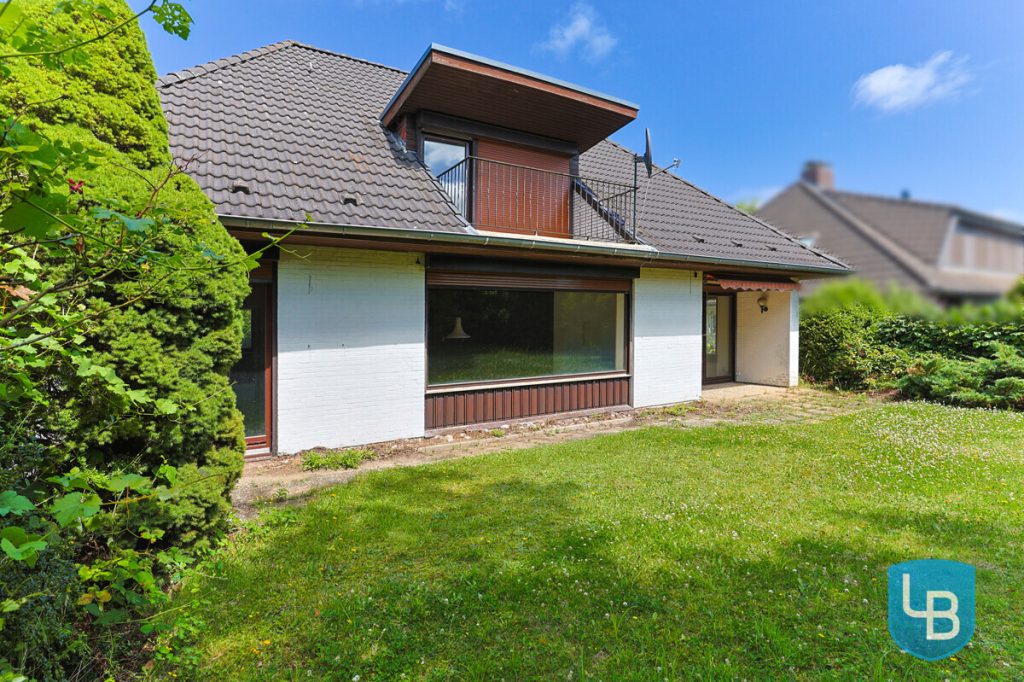 Immobilienangebot - Kiel - Alle & Rest (Wohnen) - Großzügig geschnittenes Einfamilienhaus mit Modernisierungsbedarf im Herzen von Kroog