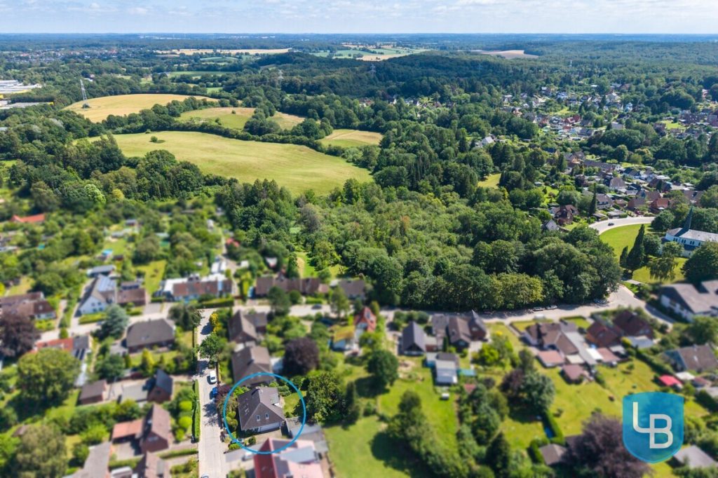 Immobilienangebot - Kiel - Alle & Rest (Wohnen) - Großzügig geschnittenes Einfamilienhaus mit Modernisierungsbedarf im Herzen von Kroog