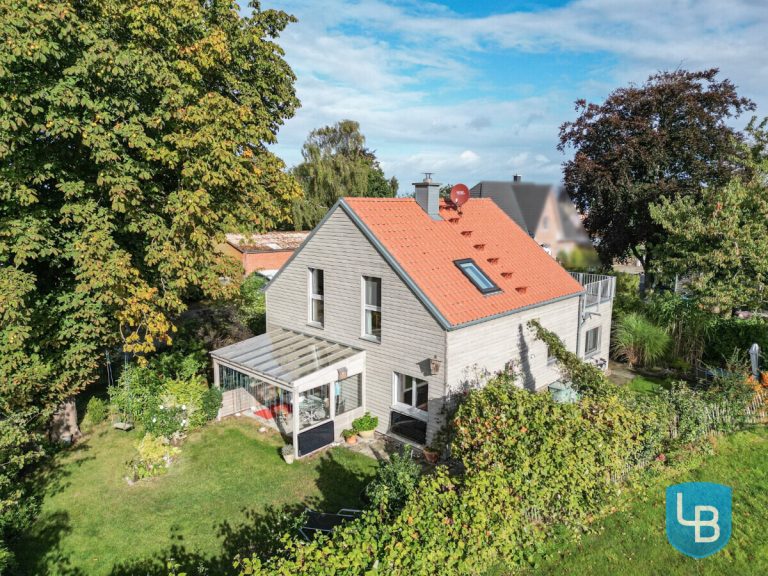 Immobilienangebot - Schwedeneck - Alle & Rest (Wohnen) - Hier lässt es sich leben! KfW 55 Bio-Holzhaus in Strandnähe sucht neuen Eigentümer