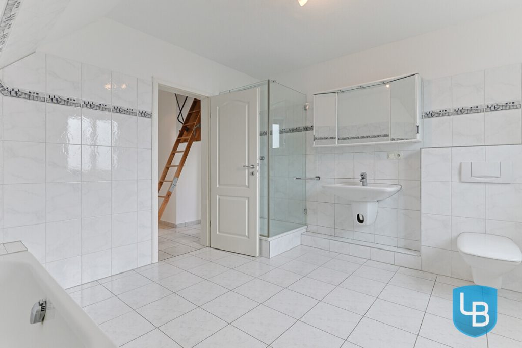 Immobilienangebot - Mönkeberg - Alle & Rest (Wohnen) - Zwei Einheiten, ein Zuhause! Großzügiges, modernes Haus in begehrter Lage von Mönkeberg
