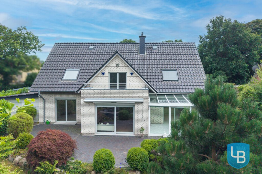 Immobilienangebot - Mönkeberg - Alle & Rest (Wohnen) - Zwei Einheiten, ein Zuhause! Großzügiges, modernes Haus in begehrter Lage von Mönkeberg