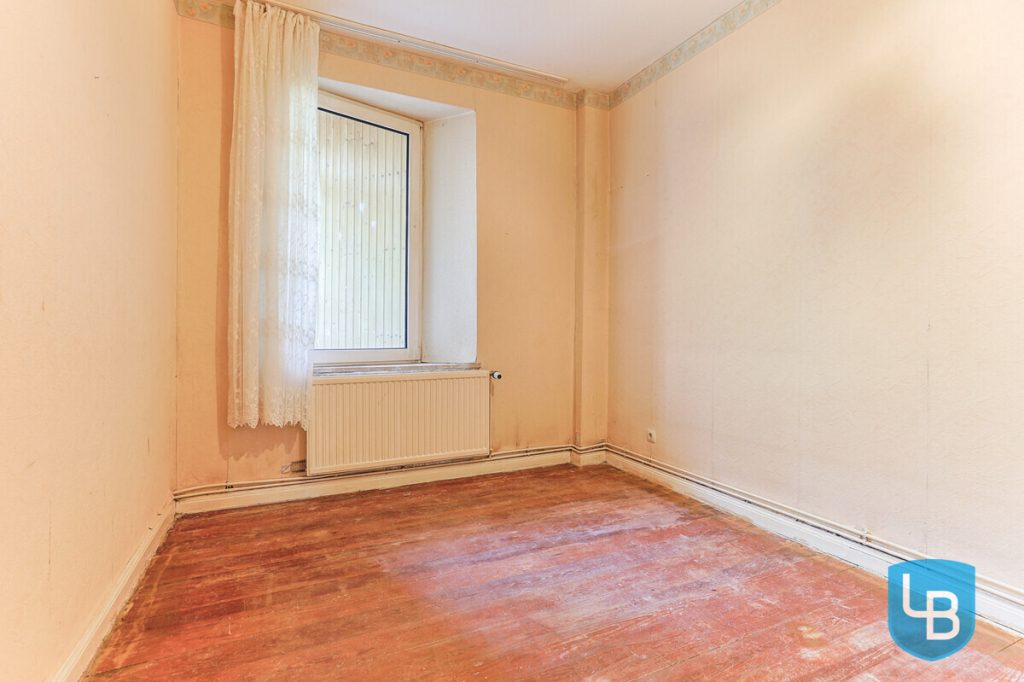 Immobilienangebot - Kiel - Alle & Rest (Wohnen) - Freie Altbauwohnung im Herzen von Gaarden sucht neue Eigentümer!