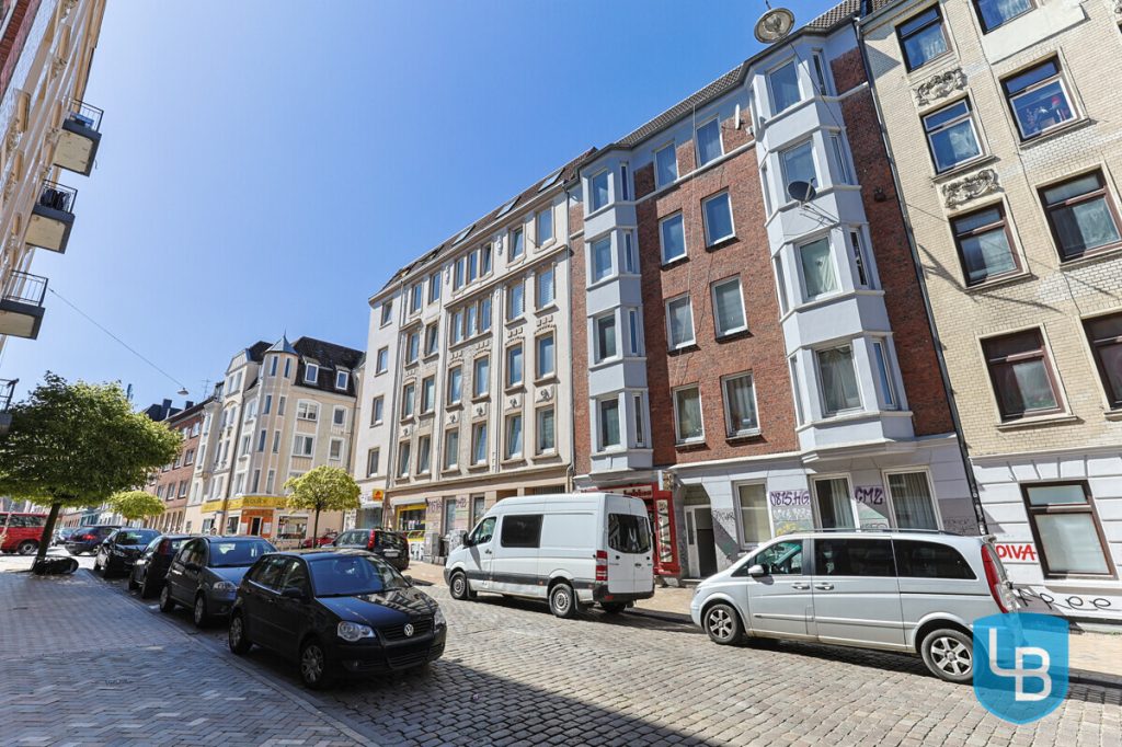 Immobilienangebot - Kiel - Alle & Rest (Wohnen) - Freie Altbauwohnung im Herzen von Gaarden sucht neue Eigentümer!