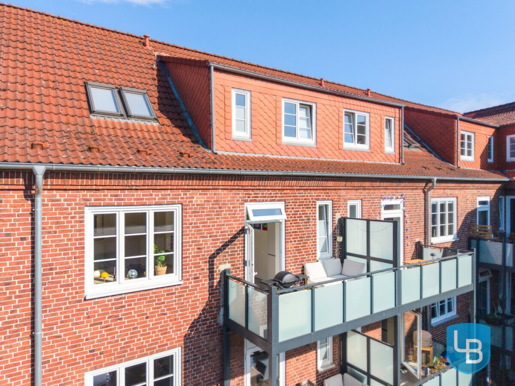 Immobilienangebot - Kiel - Alle & Rest (Wohnen) - Perfekte Lage in Uni-Nähe – Top modernisierte 2,5-Zimmer-Wohnung mit Stellplatz, sofort bezugsfrei