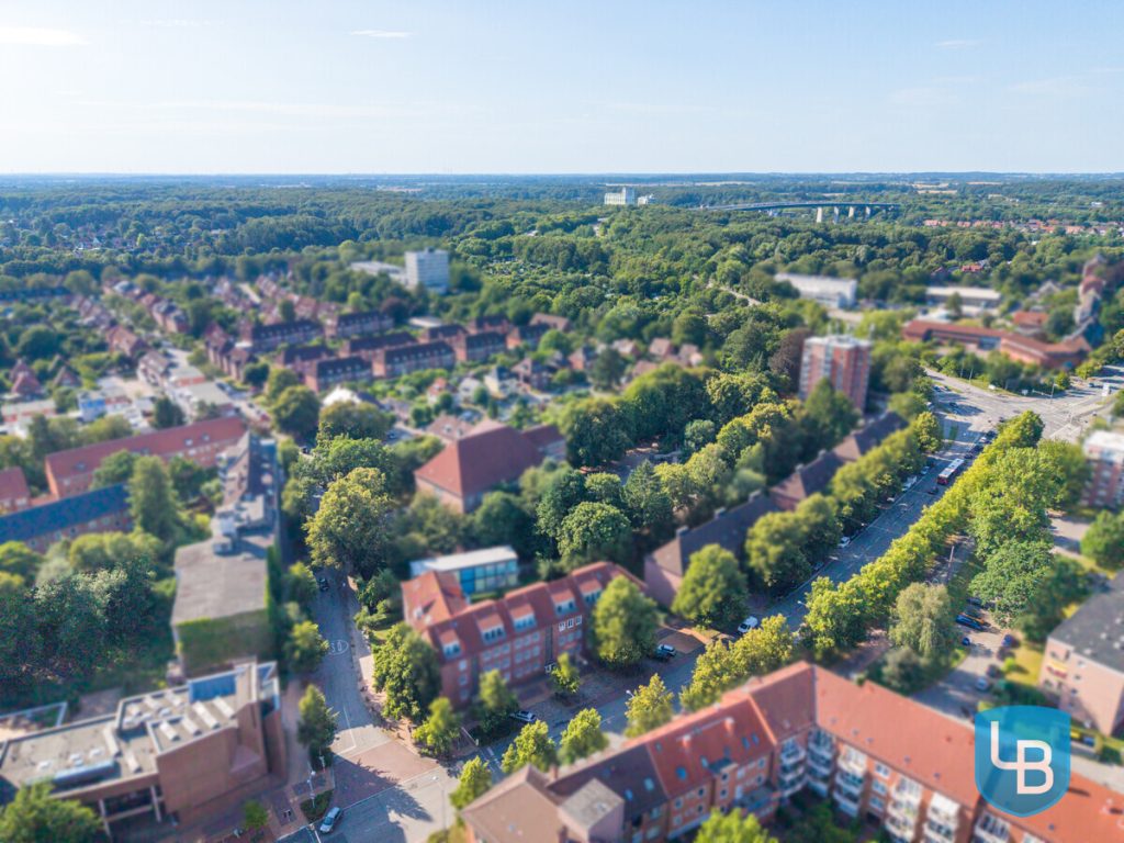 Immobilienangebot - Kiel - Alle & Rest (Wohnen) - Perfekte Lage in Uni-Nähe – Top modernisierte 2,5-Zimmer-Wohnung mit Stellplatz, sofort bezugsfrei