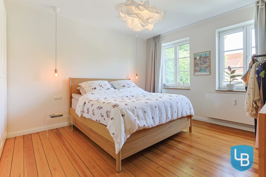 Immobilienangebot - Kiel - Alle & Rest (Wohnen) - Perfekte Lage in Uni-Nähe – Top modernisierte 2,5-Zimmer-Wohnung mit Stellplatz, sofort bezugsfrei