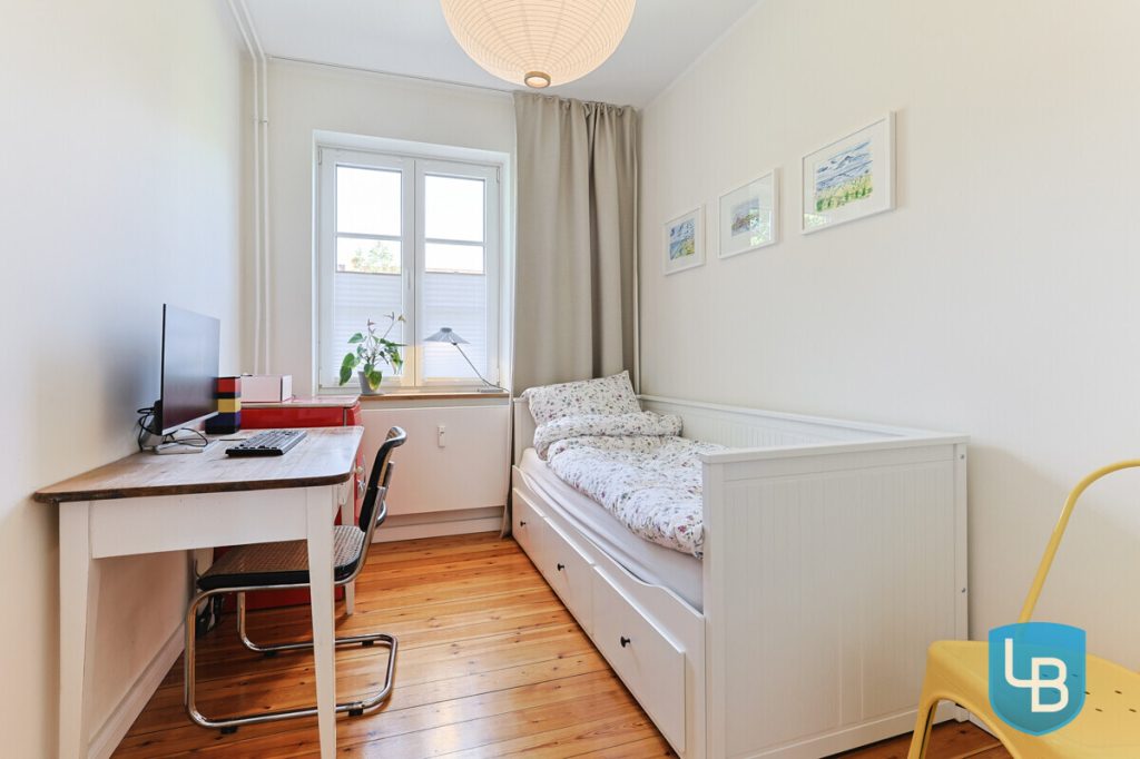 Immobilienangebot - Kiel - Alle & Rest (Wohnen) - Perfekte Lage in Uni-Nähe – Top modernisierte 2,5-Zimmer-Wohnung mit Stellplatz, sofort bezugsfrei