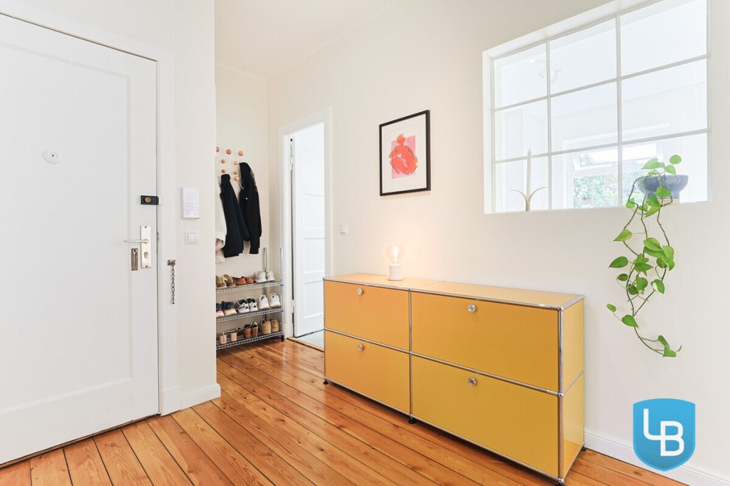 Immobilienangebot - Kiel - Alle & Rest (Wohnen) - Perfekte Lage in Uni-Nähe – Top modernisierte 2,5-Zimmer-Wohnung mit Stellplatz, sofort bezugsfrei