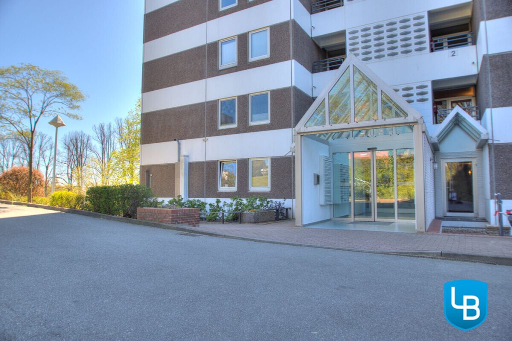 Immobilienangebot - Plön - Alle & Rest (Wohnen) - Gepflegte 2-Zimmer-Wohnung über den Dächern von Plön und mit direktem Seeblick