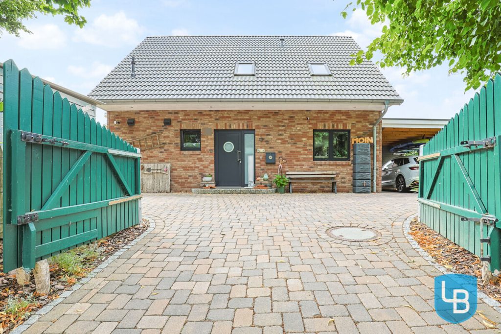 Immobilienangebot - Malente - Alle & Rest (Wohnen) - Neuwertiges KfW-55-EFH mit schönem Garten– energieeffizient, modern und familienfreundlich