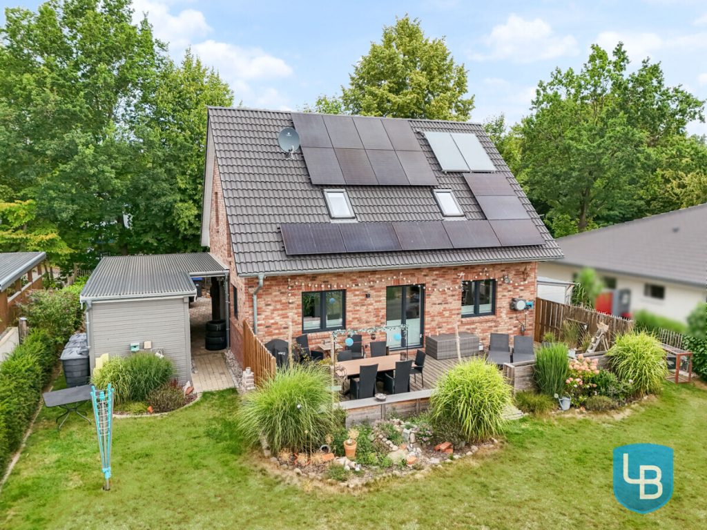 Immobilienangebot - Malente - Alle & Rest (Wohnen) - Neuwertiges KfW-55-EFH mit schönem Garten– energieeffizient, modern und familienfreundlich