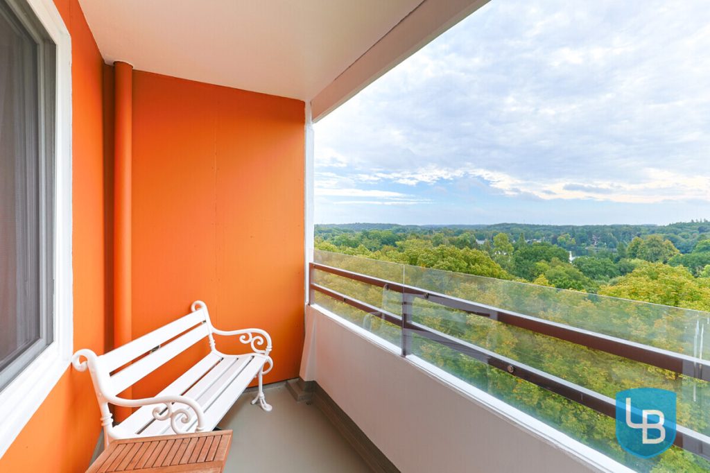 Immobilienangebot - Plön - Alle & Rest (Wohnen) - Gepflegte und hochwertig ausgestattete 2,5/3-Zimmer- Wohnung mit Seeblick und Balkon