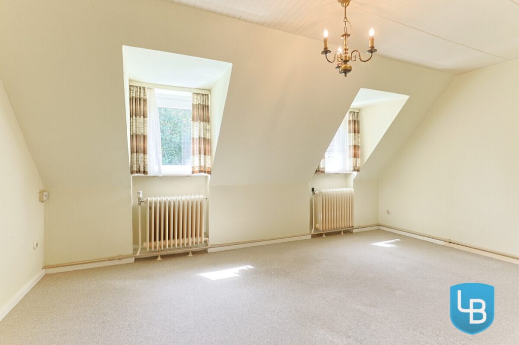 Immobilienangebot - Schwentinental - Alle & Rest (Wohnen) - Doppelhaushälfte mit Modernisierungsbedarf nahe des Schwentineparks