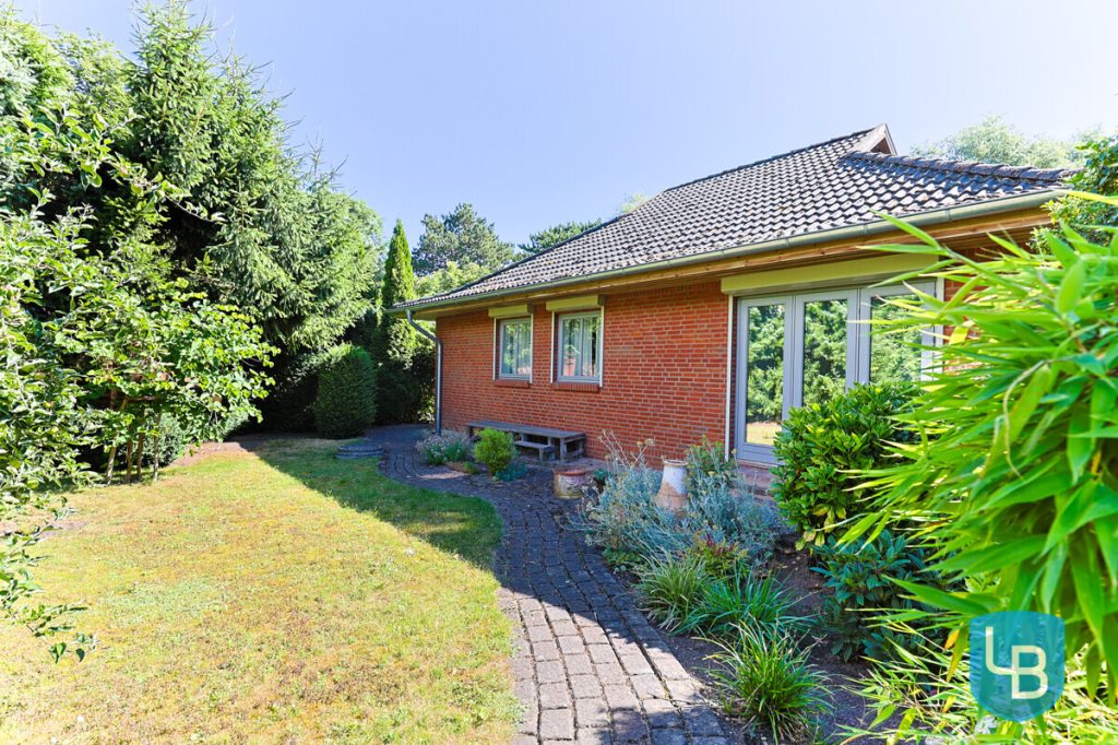 Immobilienangebot - Plön - Alle & Rest (Wohnen) - Bungalow in Plön – Wohnen im Grünen und dennoch mitten in der Stadt