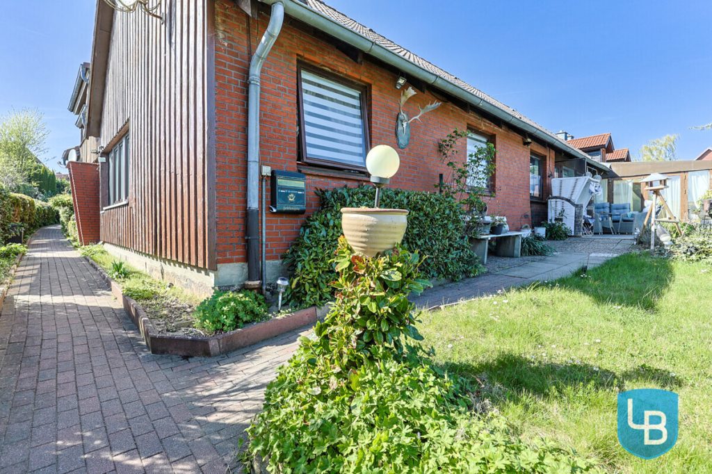 Immobilienangebot - Panker / Darry - Alle & Rest (Wohnen) - Pferdefreunde aufgepasst – EFH mit Einliegerwohnung & Koppelflächen