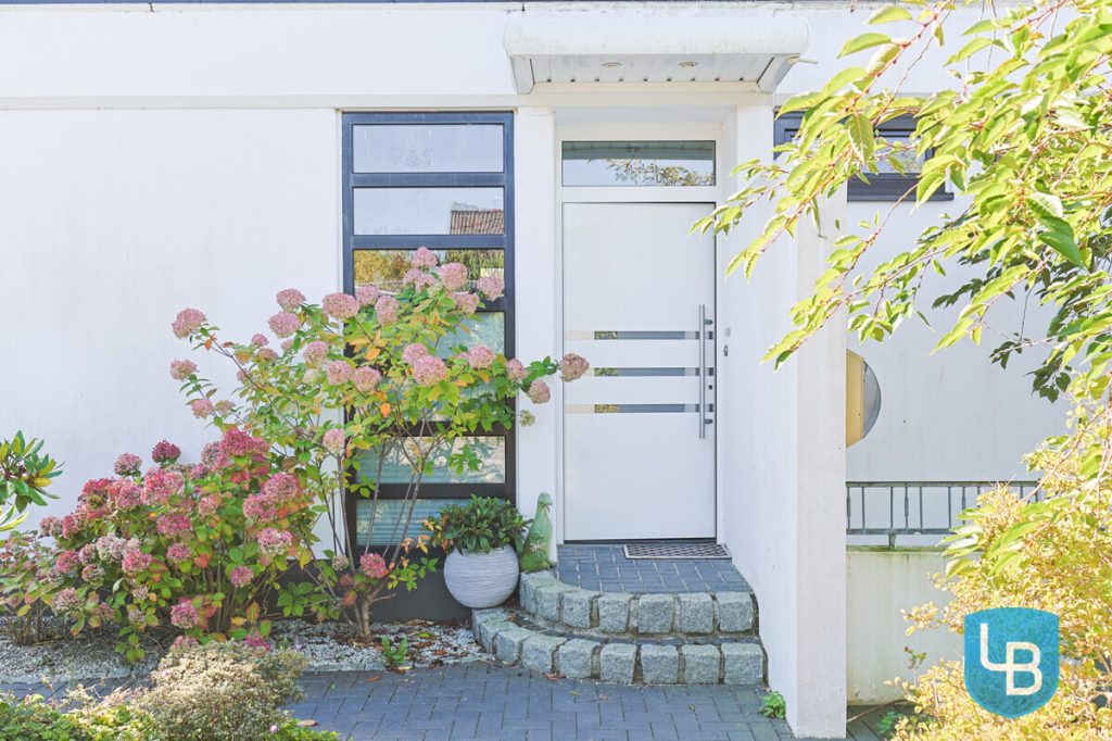 Immobilienangebot - Schellhorn - Alle & Rest (Wohnen) - Einfamilienhaus mit großzügigem Wohngefühl und schönem Garten