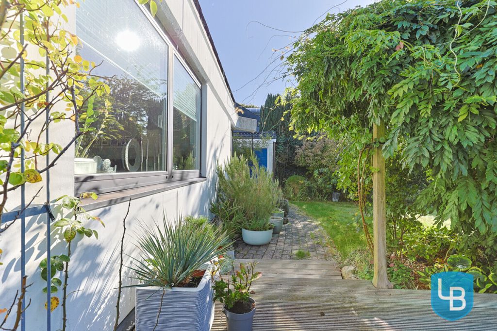 Immobilienangebot - Schellhorn - Alle & Rest (Wohnen) - Einfamilienhaus mit großzügigem Wohngefühl und schönem Garten