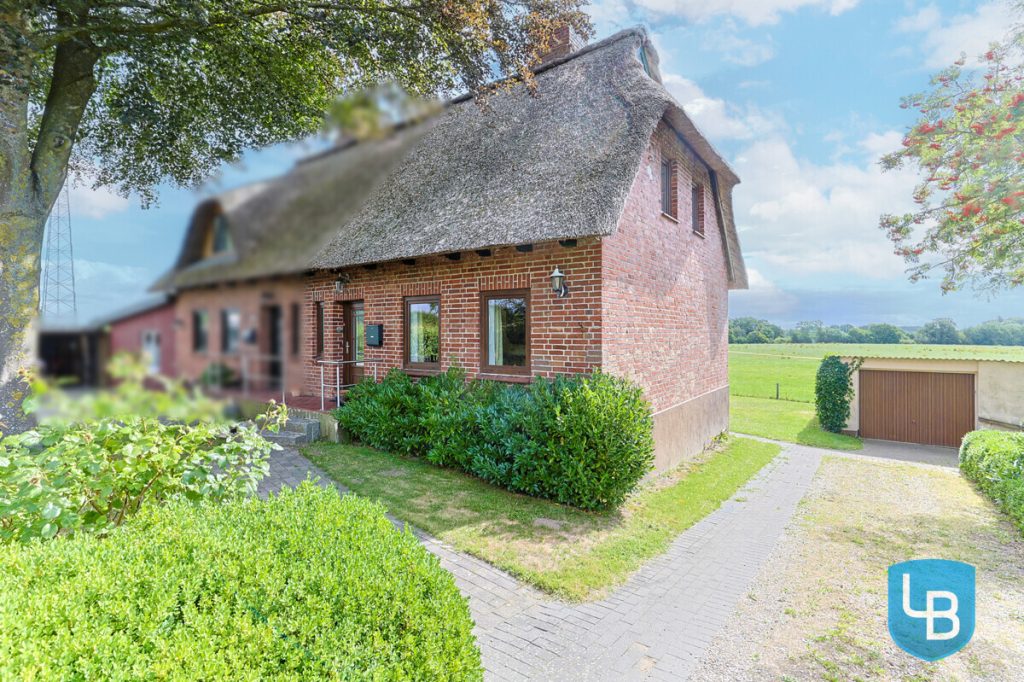 Immobilienangebot - Wahlstorf - Alle & Rest (Wohnen) - Reetdach-Doppelhaushälfte mit großem Grundstück – viel Potenzial für individuelle Gestaltung